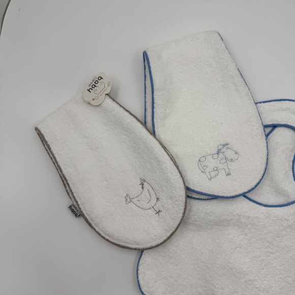 Baby Cantel Terry Bibs & Burp Cloth Set of 5 White Blue Trim Embroidered Animals - Picture 4 of 9